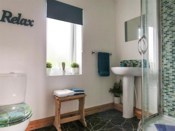 EN-SUITE.JPG
