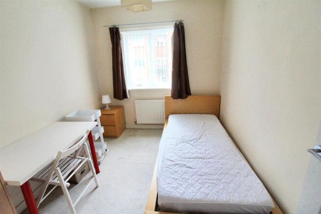 bed 2.jpg