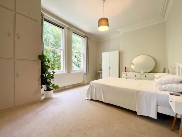 2 bed Flat for sale Image 4