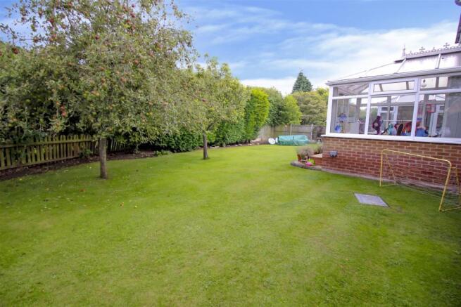 rear garden 2.jpg