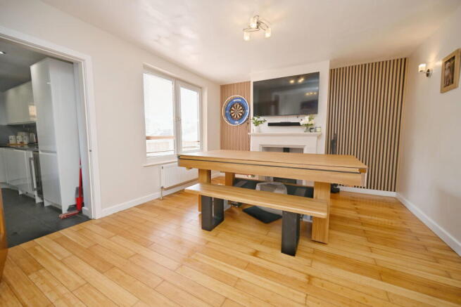 3 bed Semi-Detached for sale Image 7