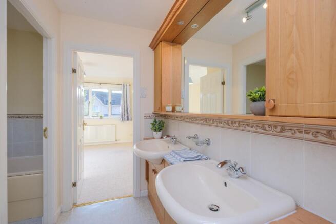 Powder room alternative view