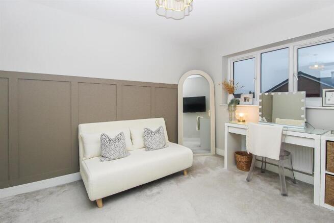 3 bed Semi-Detached for sale Image 8