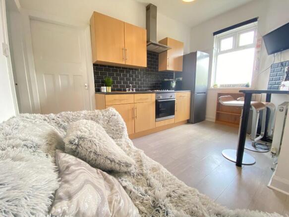 3 bed Semi-Detached to rent Image 4