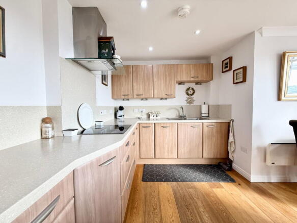 2 bed Apartment for sale Image 8