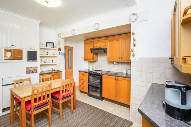 Kitchen / Dining Roo