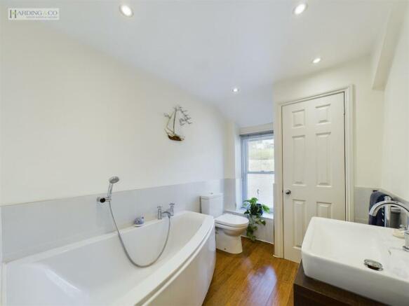 Bedroom 2 En Suite.jpg