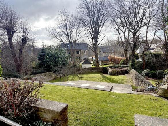 2 bed Apartment to rent Image 9