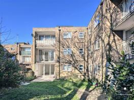 Flat 6, Buckingham Court, Rockhurst Drive, Eastbourne BN20 8UW