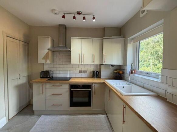 2 bed Terraced for sale Image 8