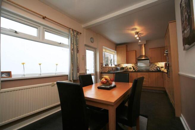 Kitchen/Dining...