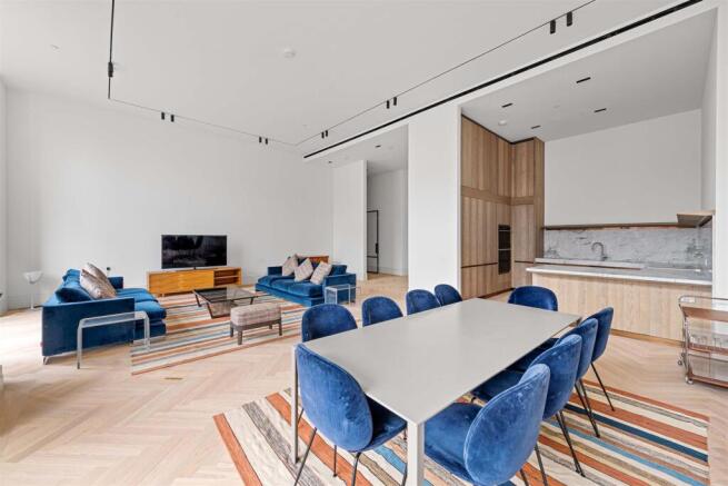 Apartment-211N-159-Queensway-Lo-4.jpg
