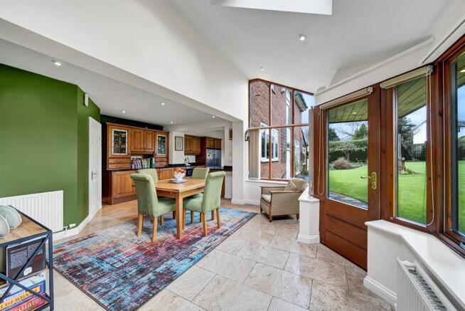 BREAKFAST ROOM