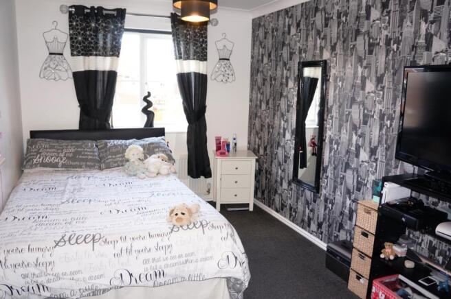BEDROOM 2
