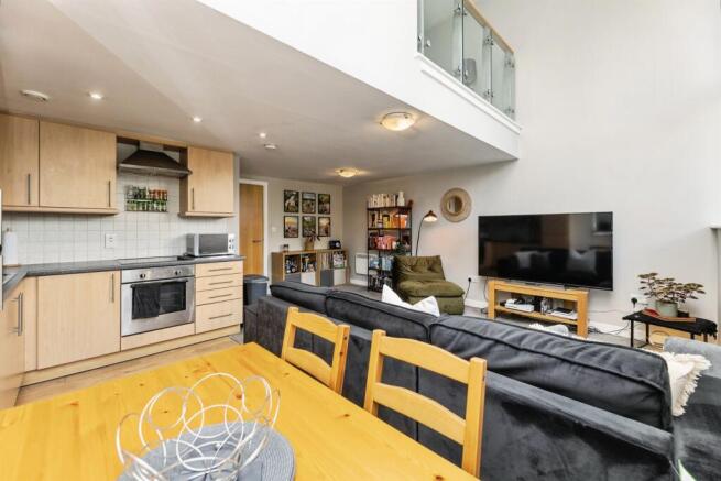 2 bed Apartment for sale Image 6