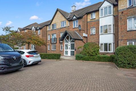 Cotswold Way, Worcester Park, KT4