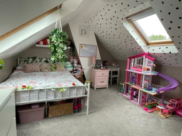 Bedroom,,.jpg
