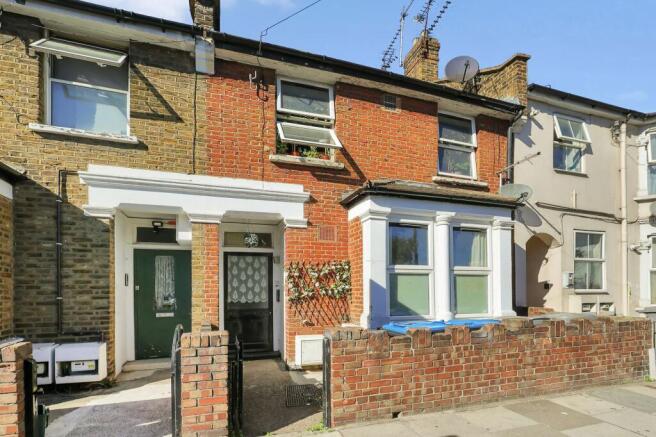 2-bed flat on Belton Road, London, NW2, £395,000