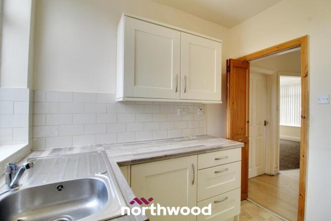 3 bed Semi-Detached to rent Image 10