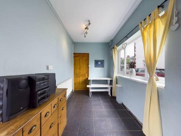 Breakfast/Dining Area