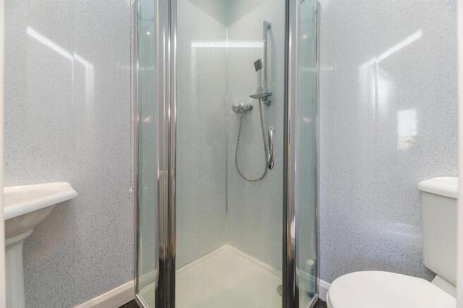 En-Suite Bedroom 1