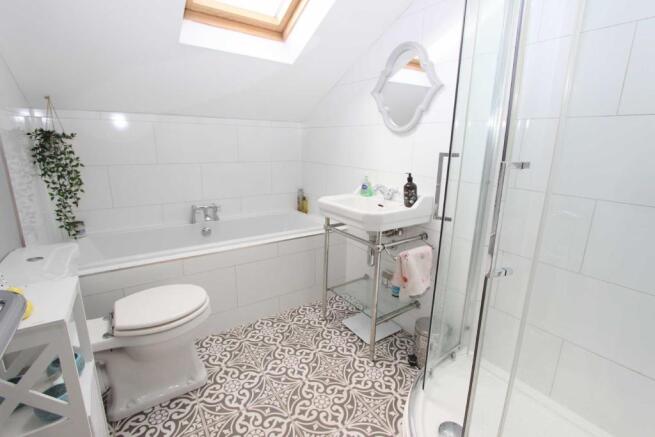BATHROOM / WC