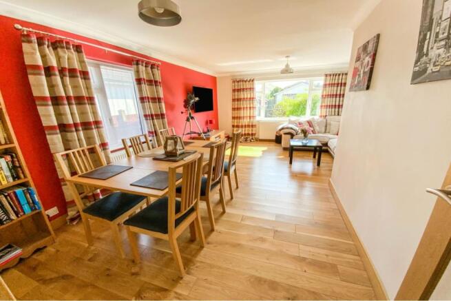Lounge/Dining Room