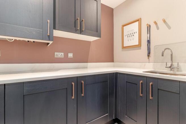 4 bed Detached for sale Image 12