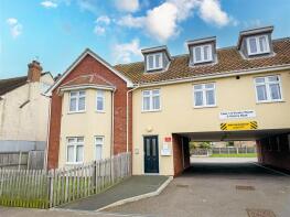 Flat 3, 6 Victory House, Victory Road, Clacton-on-sea CO15 3DX