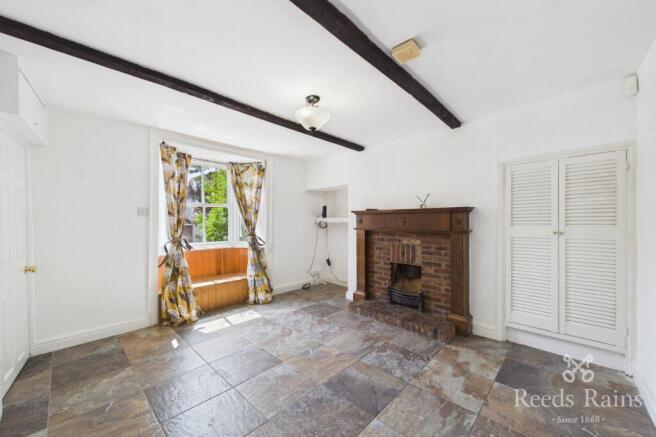 5 bed Detached for sale Image 5