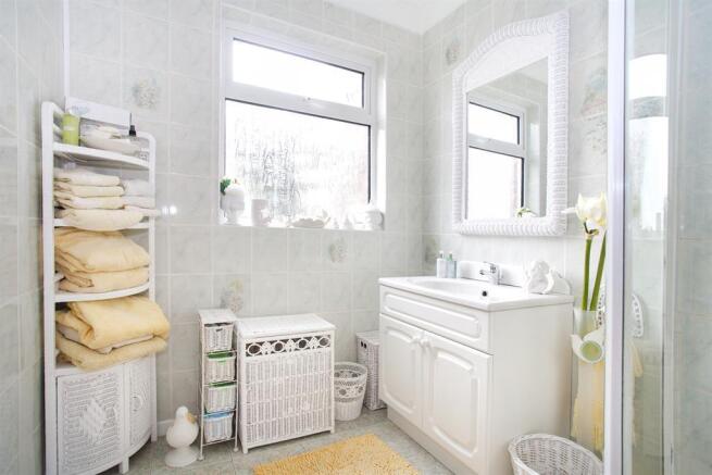 Bathroom downstairs