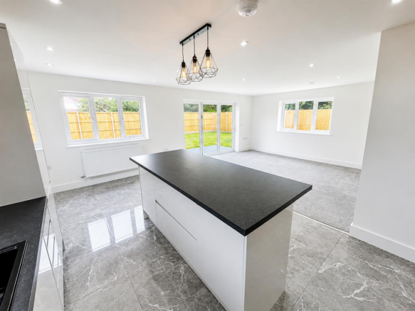 KITCHEN/ DINER/ FAMILY ROOM