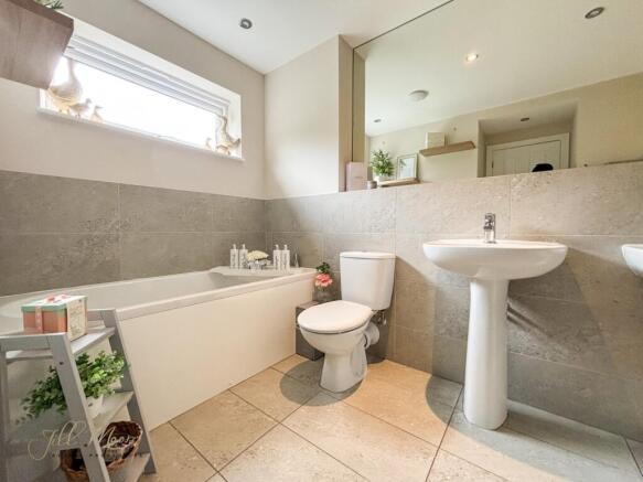 Master En-Suite