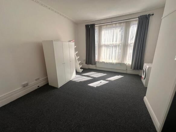 Lounge/ Bedroom