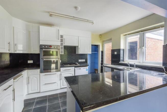 31 Lower Road - Kitchen.jpg