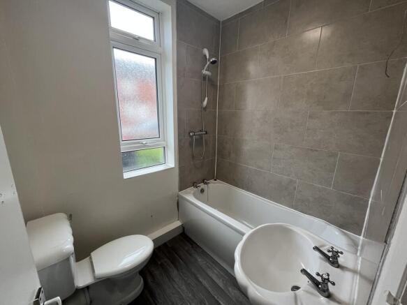 3 bed Terraced to rent Image 9
