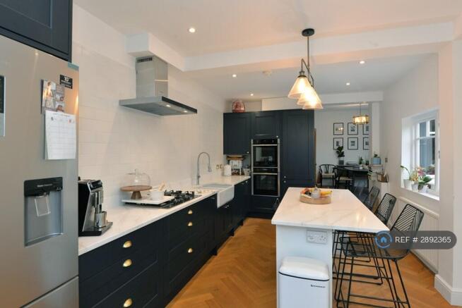 Kitchen/ Breakfast Room