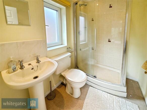 4 bed Detached for sale Image 8