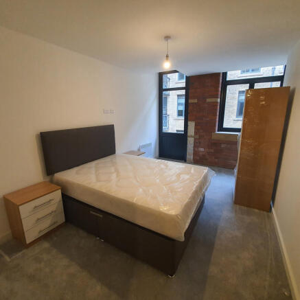 2 bed Apartment to rent Image 11