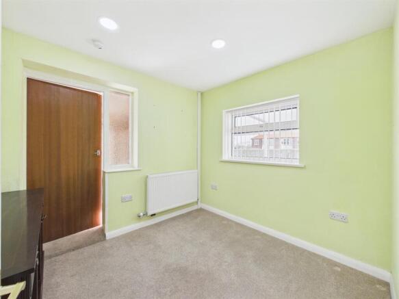 2 bed Semi-Detached Bungalow for sale Image 6