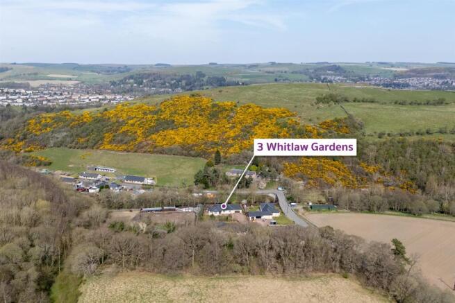 3 Whitlaw Gardens-02.jpg