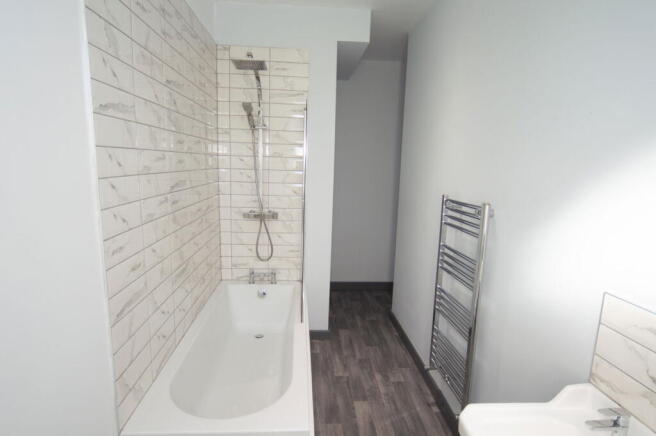 3 bed Terraced to rent Image 10