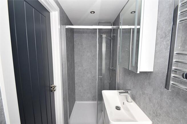 2 bed Apartment to rent Image 9