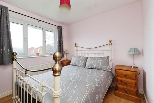 3 bed Semi-Detached for sale Image 10