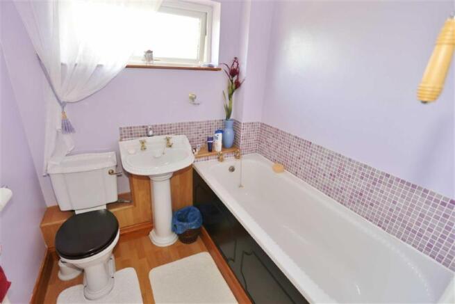 BATHROOM/WC