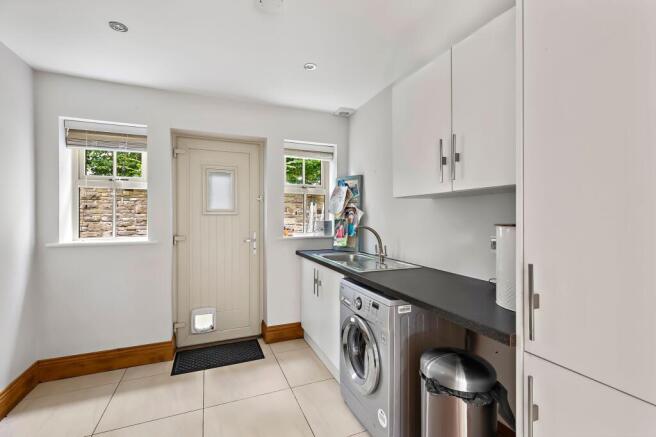 7 bed Detached for sale Image 7