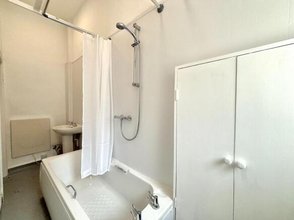 1 bed Flat to rent Image 6