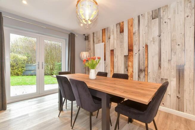 Lounge/Dining Room