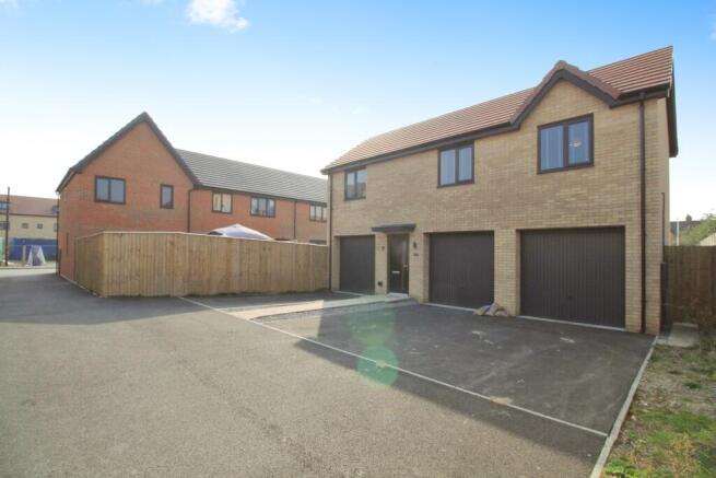 2 bed Apartment for sale Image 4