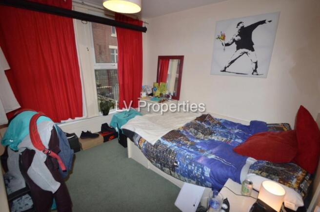 3 bed Terraced to rent Image 7